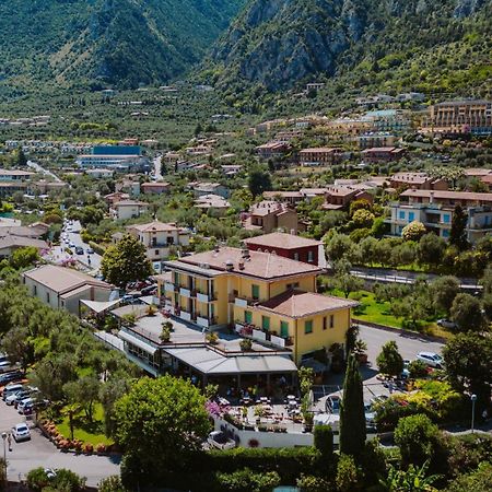 Hotel Limone リモーネ・スル・ガルダ エクステリア 写真