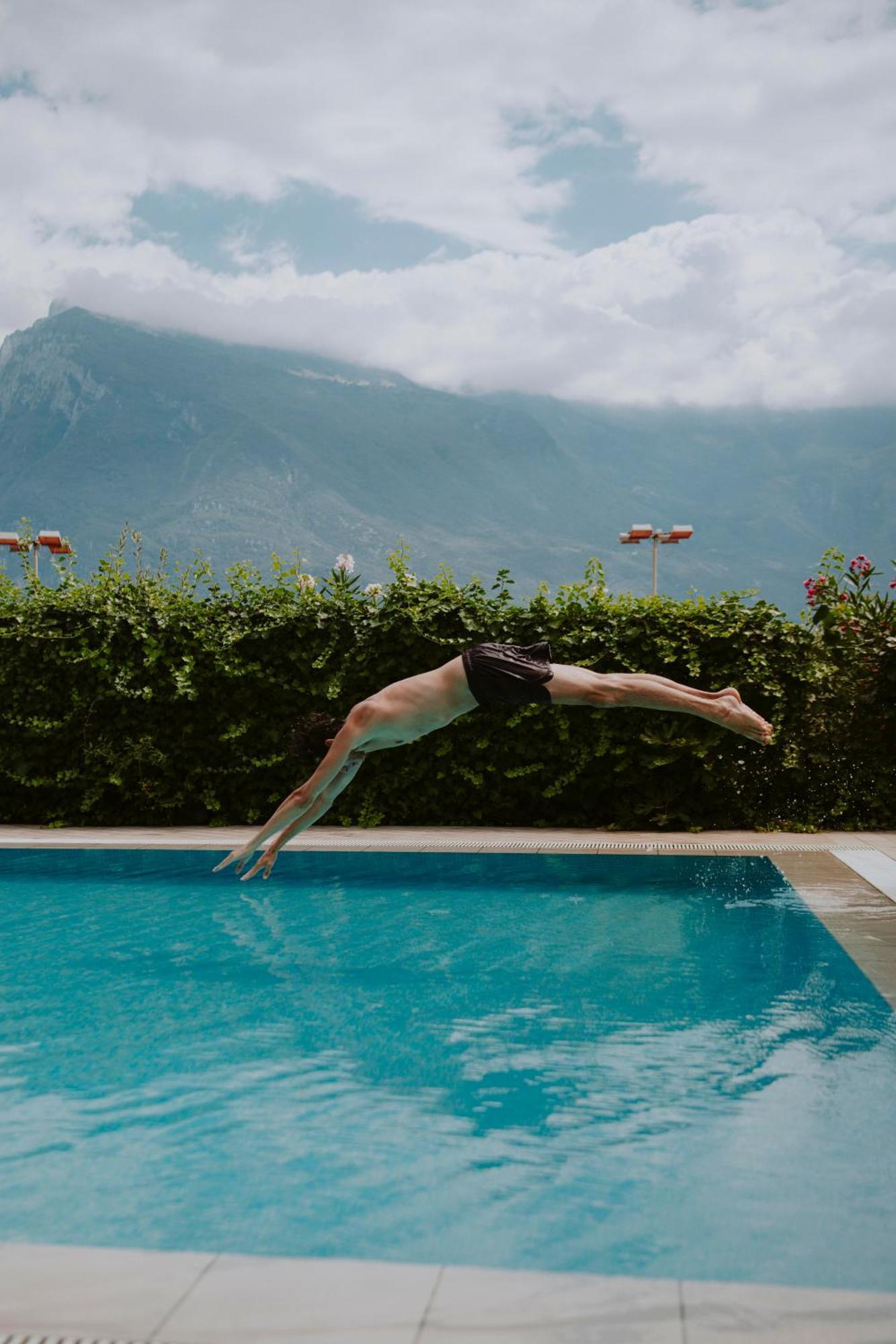 Hotel Limone リモーネ・スル・ガルダ エクステリア 写真