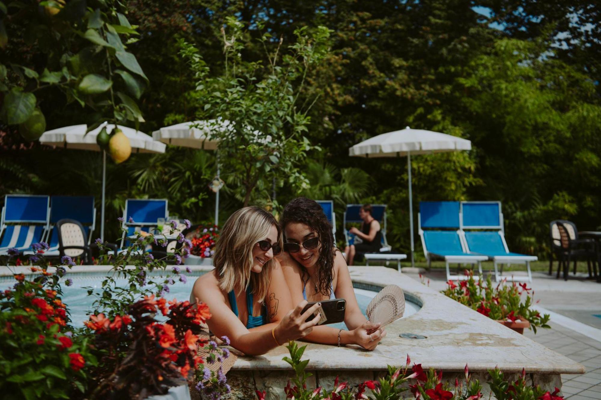 Hotel Limone リモーネ・スル・ガルダ エクステリア 写真