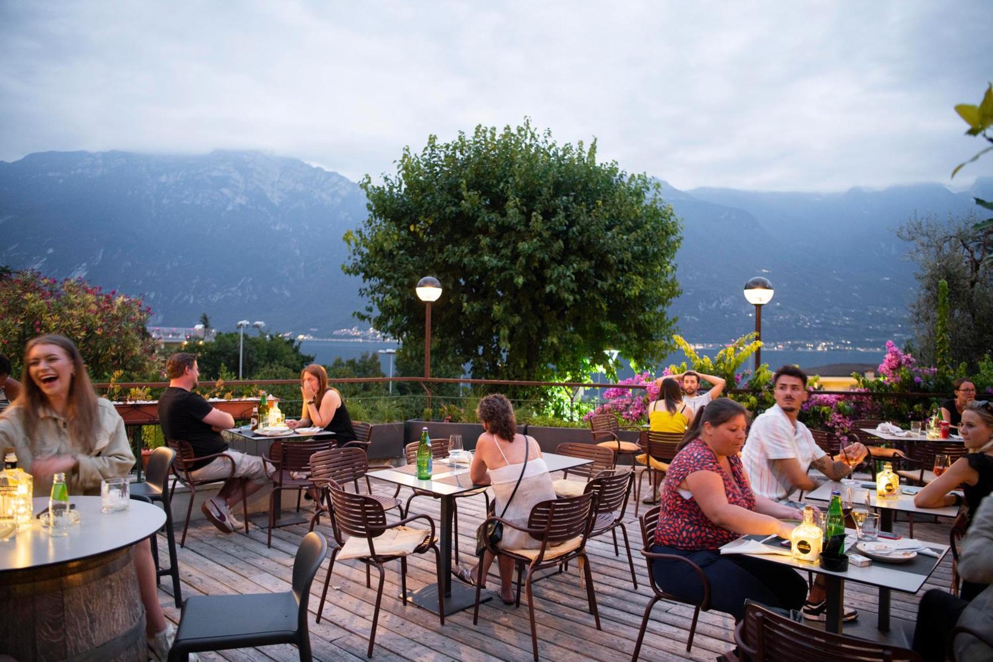 Hotel Limone リモーネ・スル・ガルダ エクステリア 写真