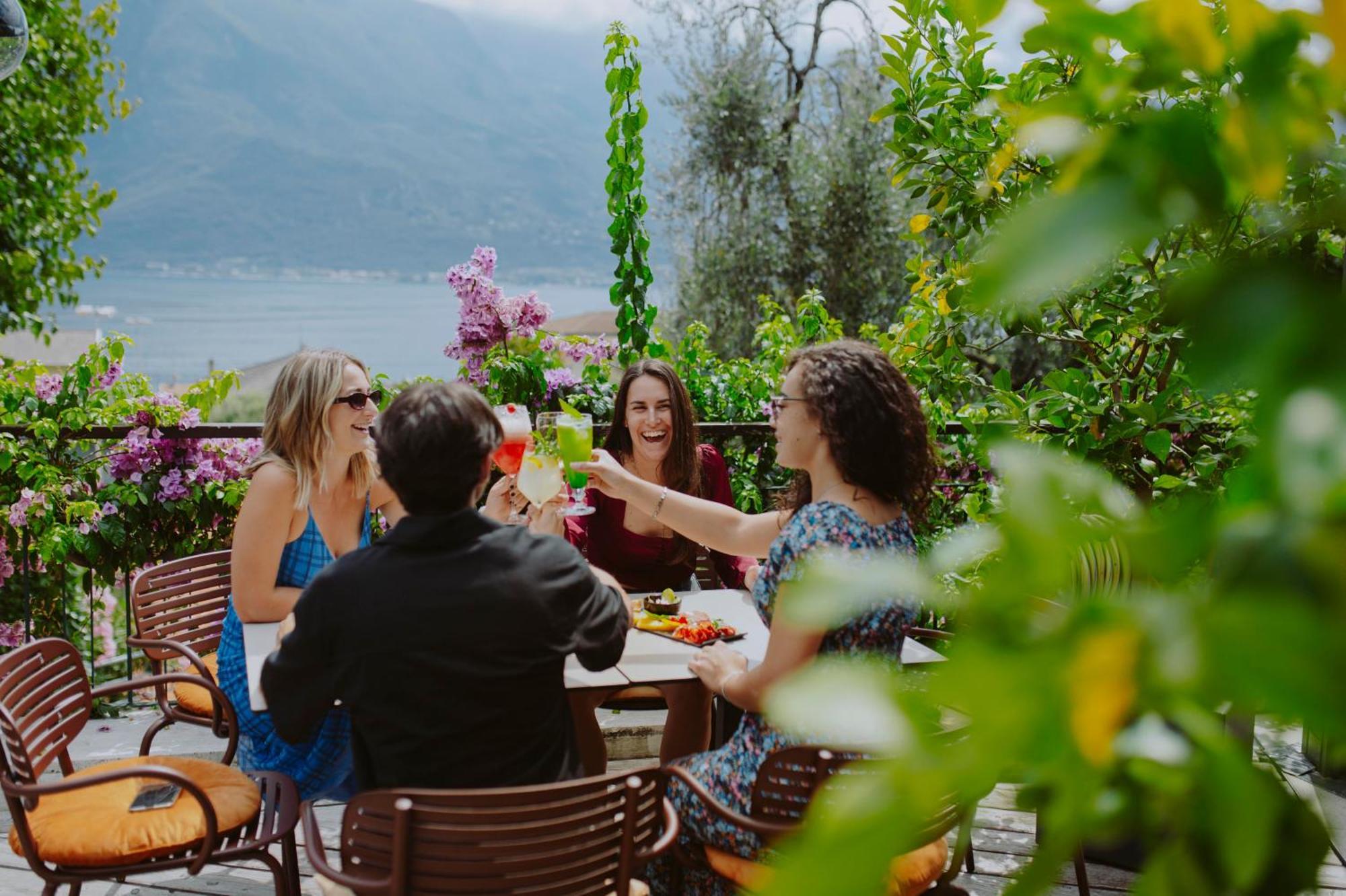 Hotel Limone リモーネ・スル・ガルダ エクステリア 写真