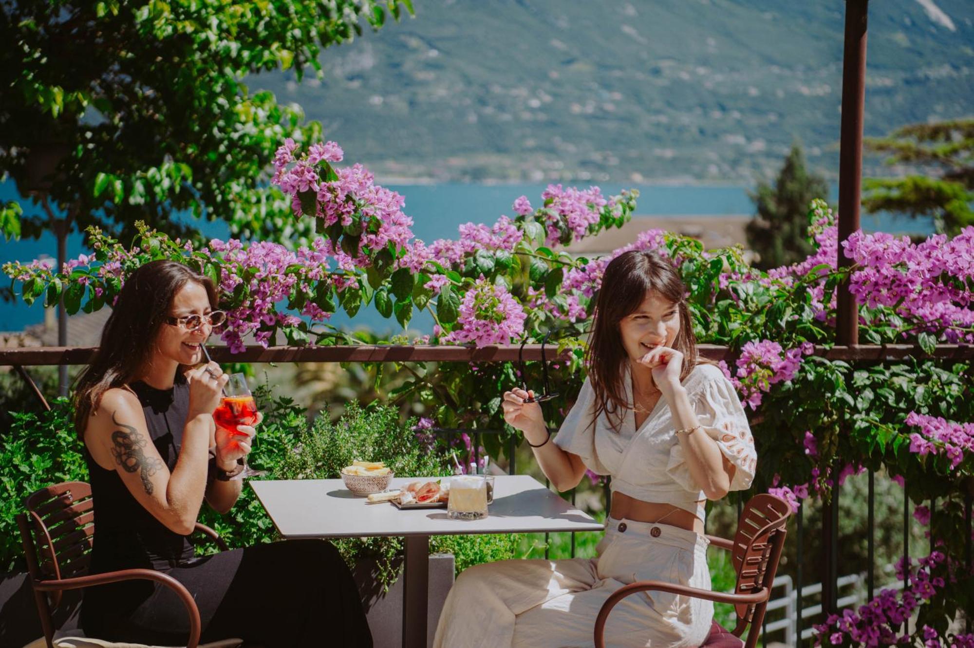 Hotel Limone リモーネ・スル・ガルダ エクステリア 写真