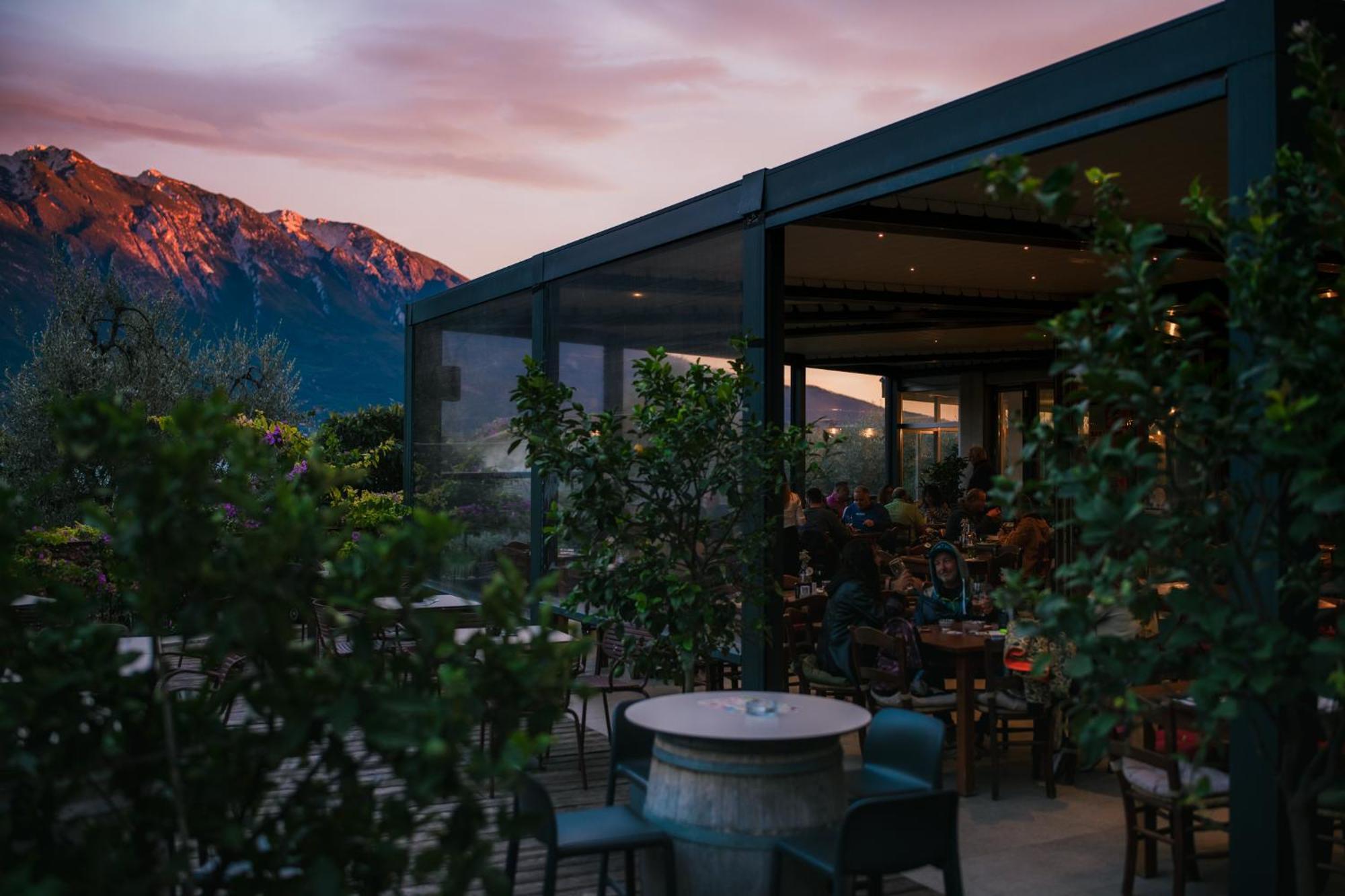 Hotel Limone リモーネ・スル・ガルダ エクステリア 写真
